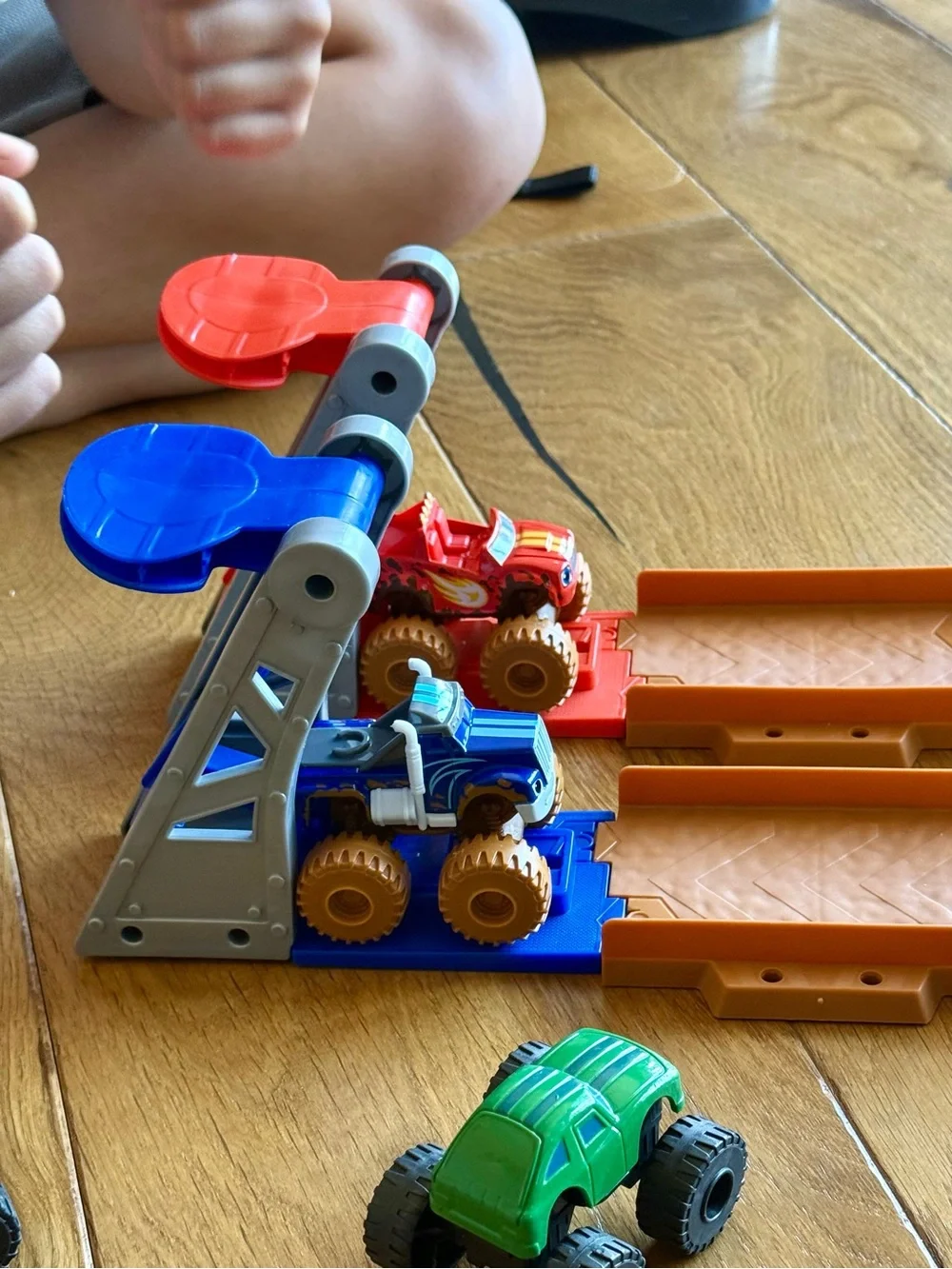 EUC: Fisher-Price Nickelodeon Blaze & the Monster Machines Mud Pit Race Track
